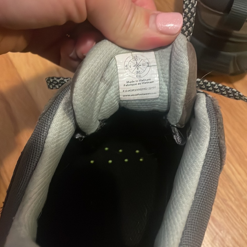OBOZ hiking shoes - Picture 5 of 5